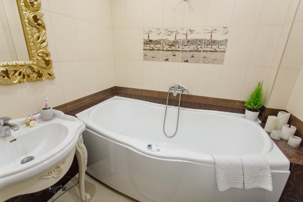 Royal Suite Apartment With Jacuzzi Sumî Exterior foto