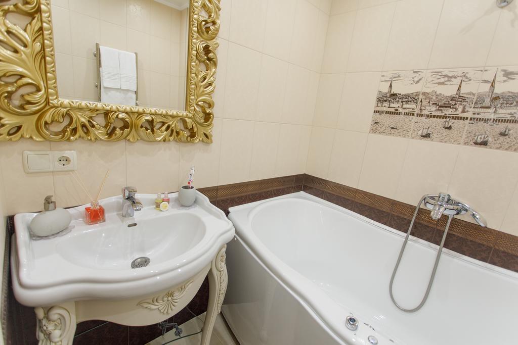 Royal Suite Apartment With Jacuzzi Sumî Exterior foto